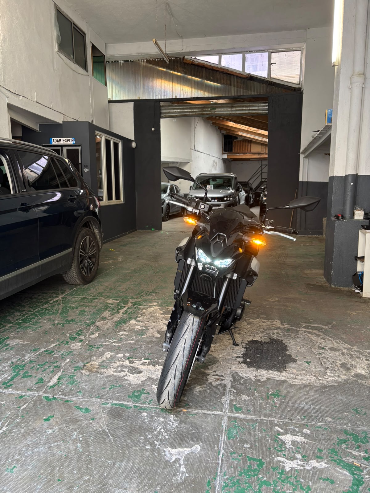 KAWASAKI Z900